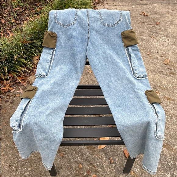 Unique Grunge/Boho High Waisted, loose fitting Jeans with fringe Cargo pockets - Picture 4 of 7